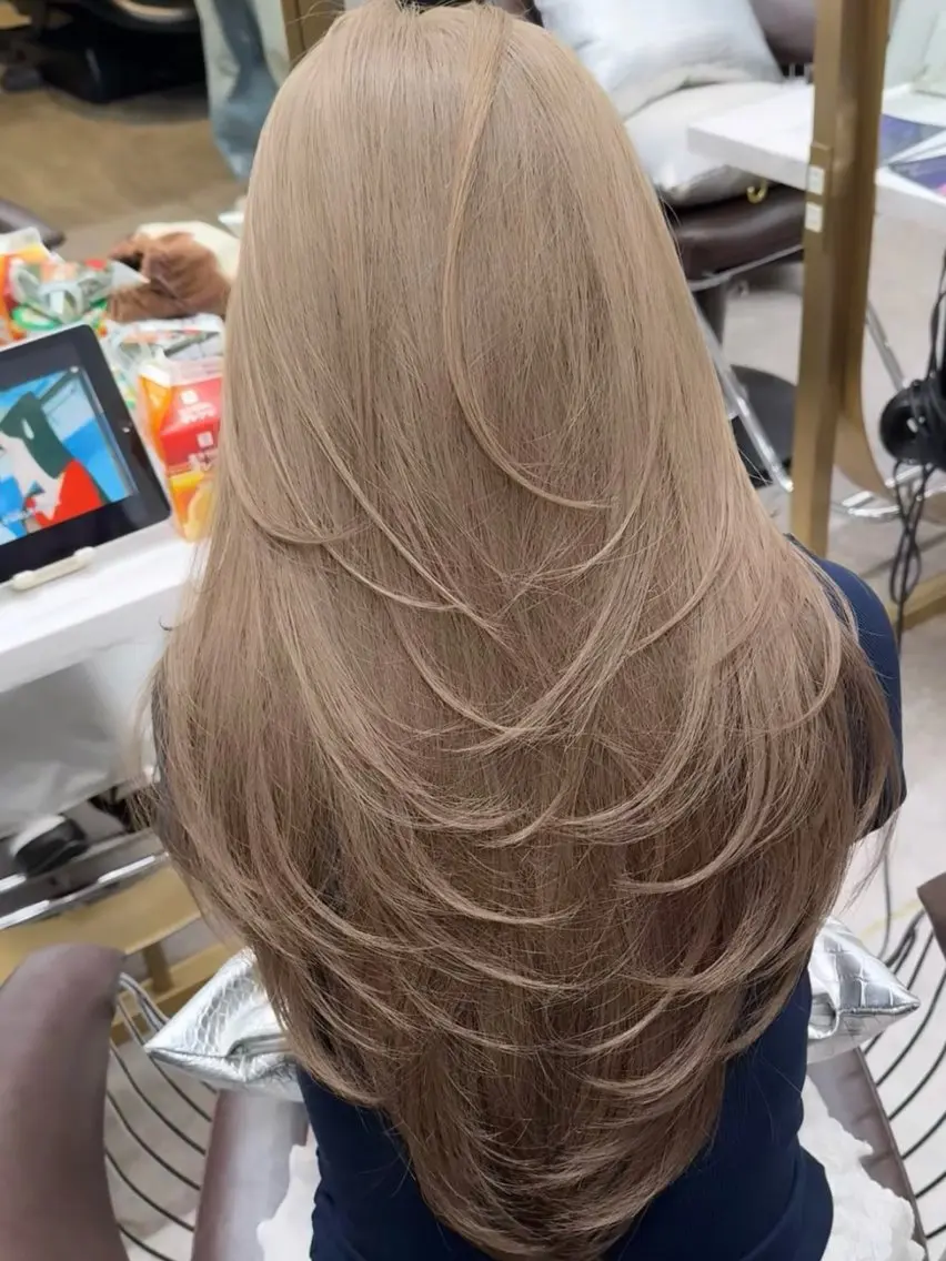 ロング カラー カット レイヤーダブルカラー KYONのヘアスタイル