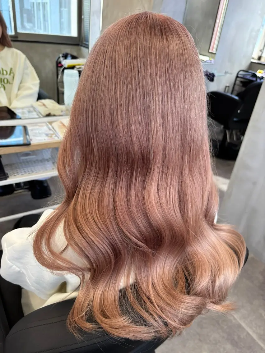 ロング カラー ベージュカラー ピンクカラー ピンクベージュ 大谷 杏菜のヘアスタイル