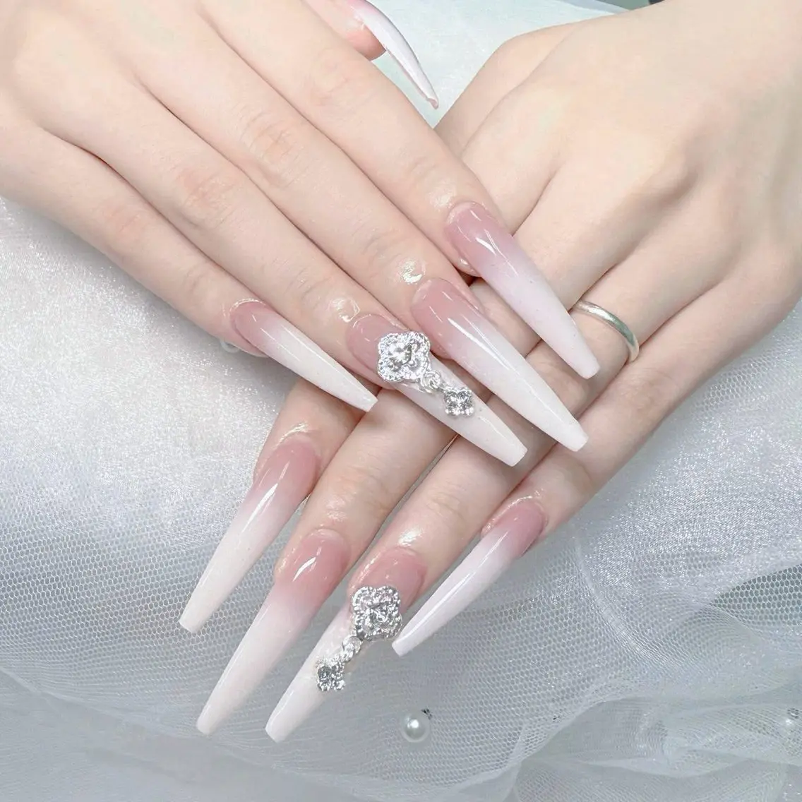 🔥【ギャルネイル】40〜70mmロングネイル💎ワンカラーの写真