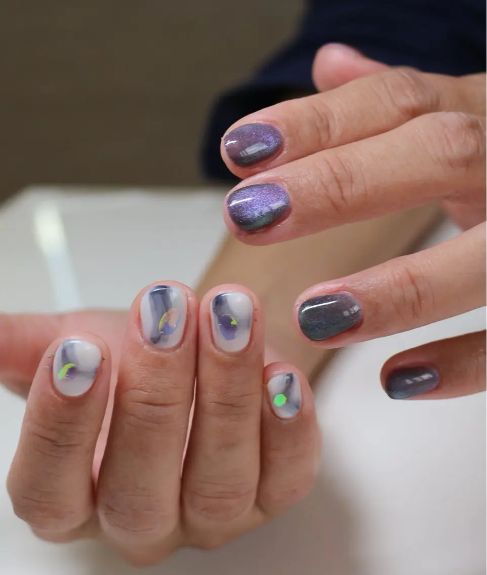 ネイル マグネットネイル ニュアンスネイル パープル ハンドネイル Baku Nailsのネイルデザイン