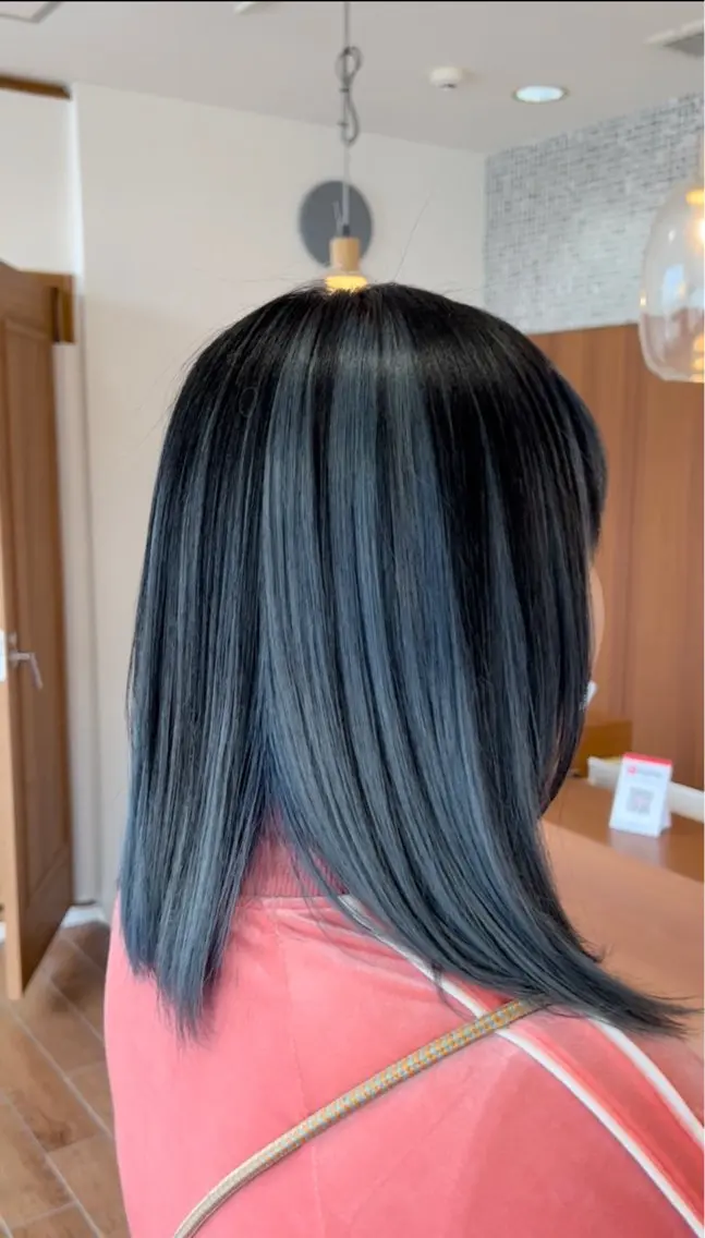 ミディアム カラー ブルーカラー ヘアカラー トップスタイリスト 林すずかのヘアスタイル