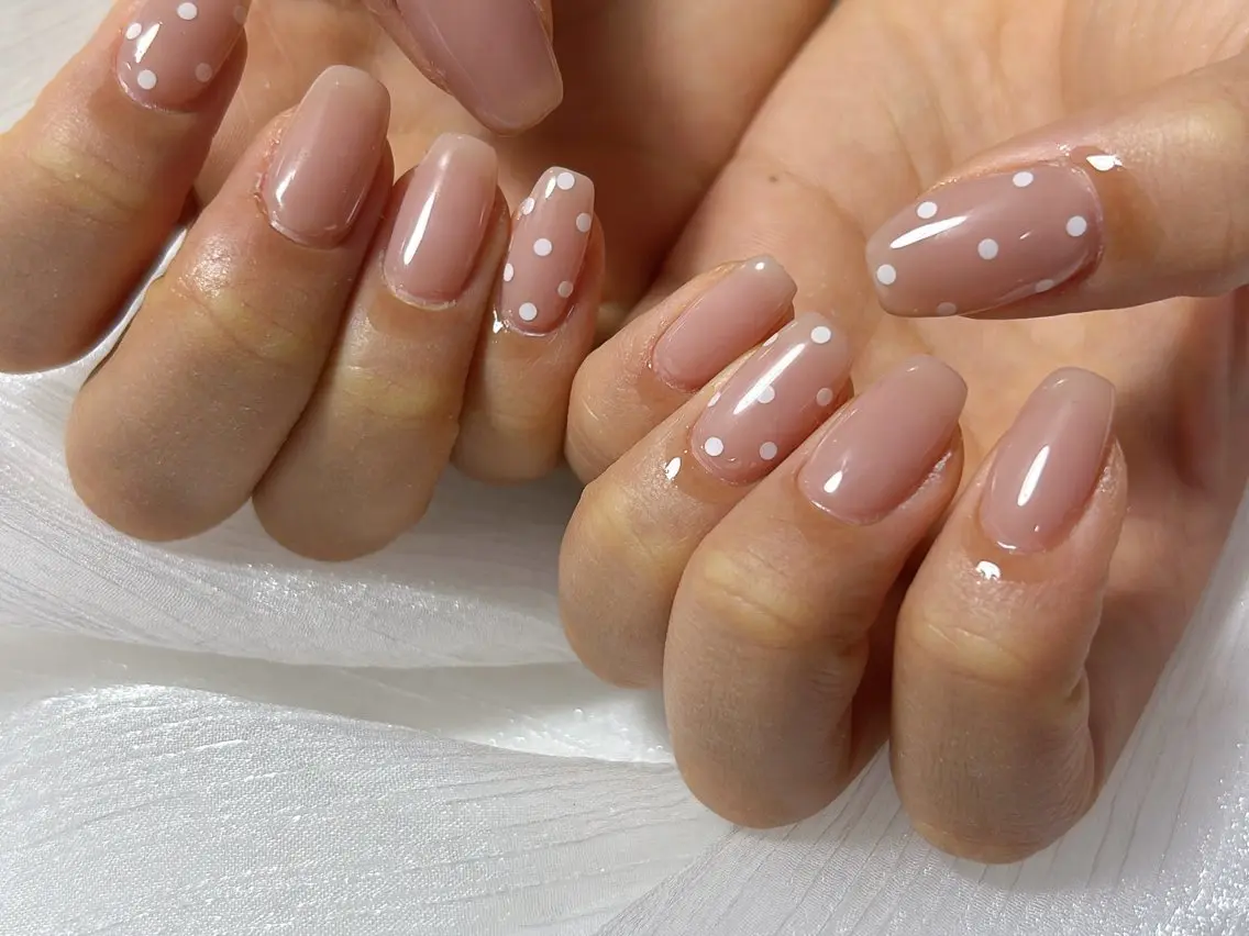 ネイル オーロラネイル ドット フットネイル フレンチネイル ジェルネイル ハンドネイル mogunail &blowのネイルデザイン