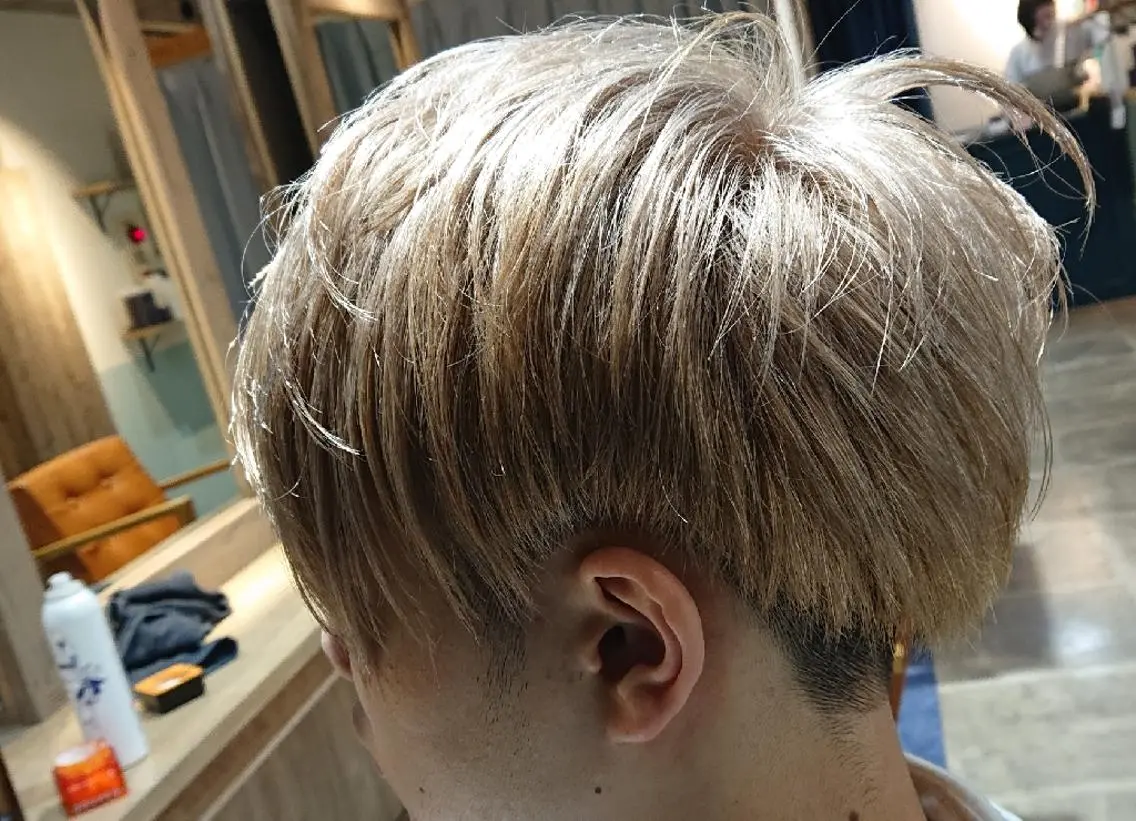 カラー ショート メンズ メンズブリーチ ブリーチ alushe 岡 陽子のヘアスタイル
