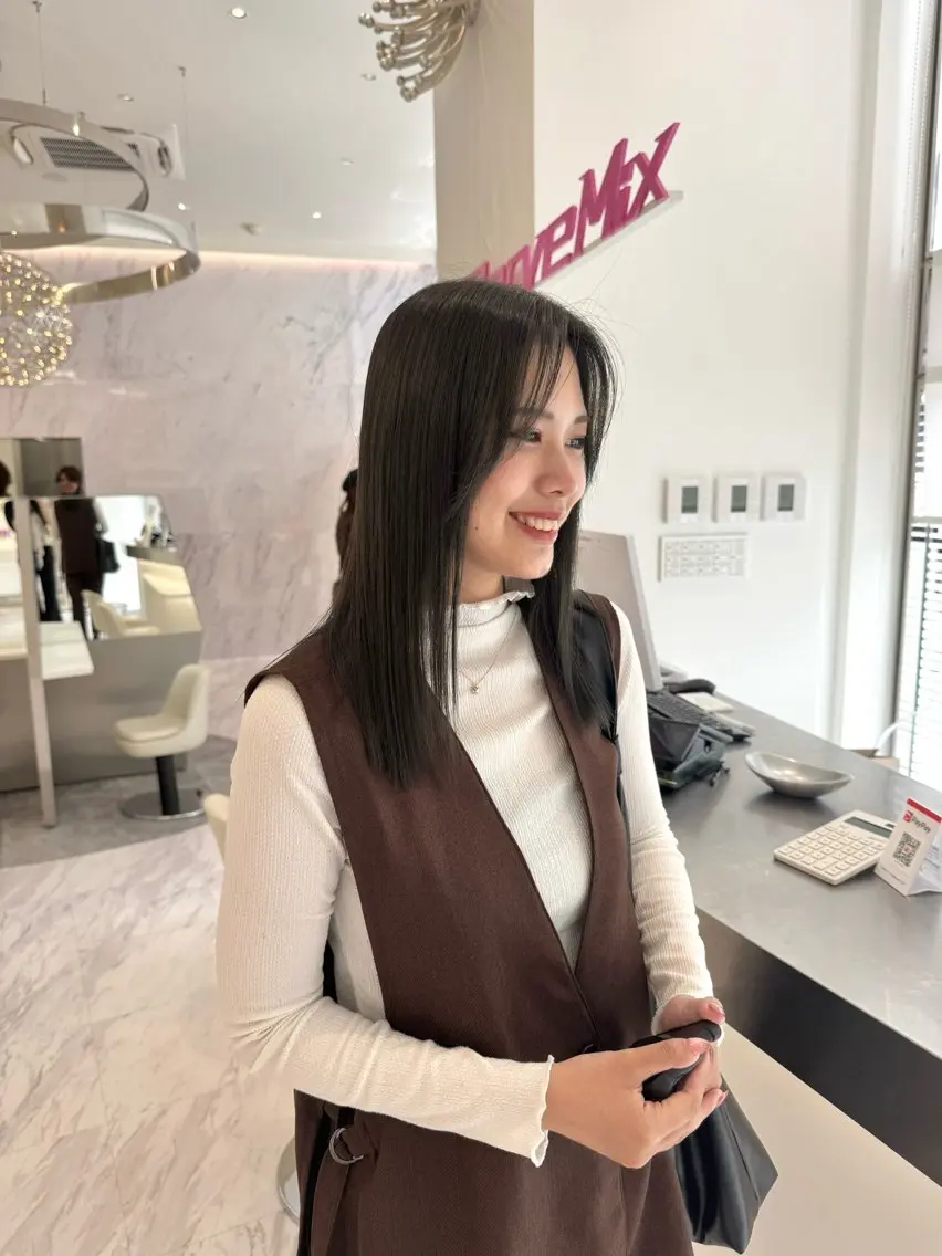 セミロング カラー カット ヘアカラー Parve  Mix 🫧梶川虹のヘアスタイル