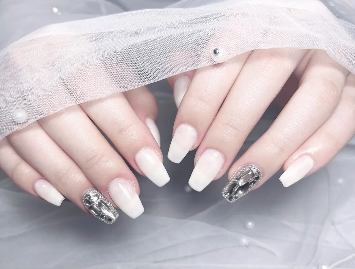 ネイル アートネイル グラデーション キラキラネイル ニュアンスネイル オフィスネイル ハンドネイル Amee Nail Salonのネイルデザイン