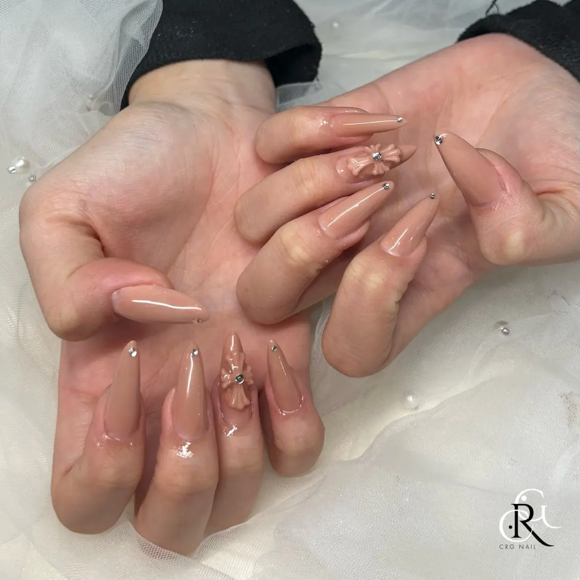 ロング ハンドネイル 美フォルムスカルプ✨ RENAのネイルデザイン