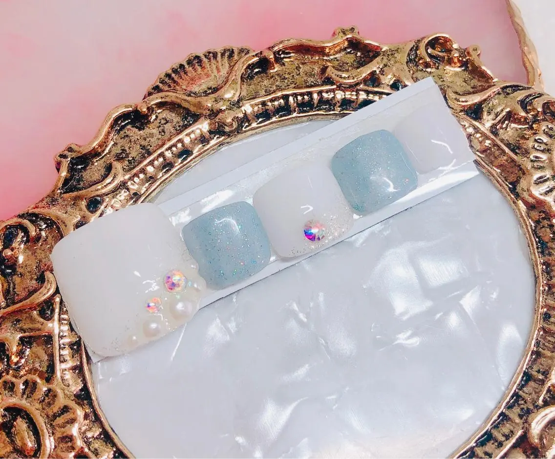 ネイル フットネイル フットネイル CROWN プライベートサロンのネイルデザイン