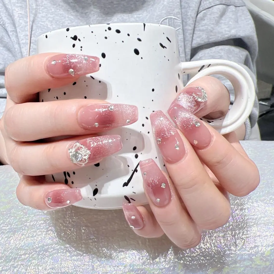 ネイル ネイルチップ Queen‘s なんのネイルデザイン