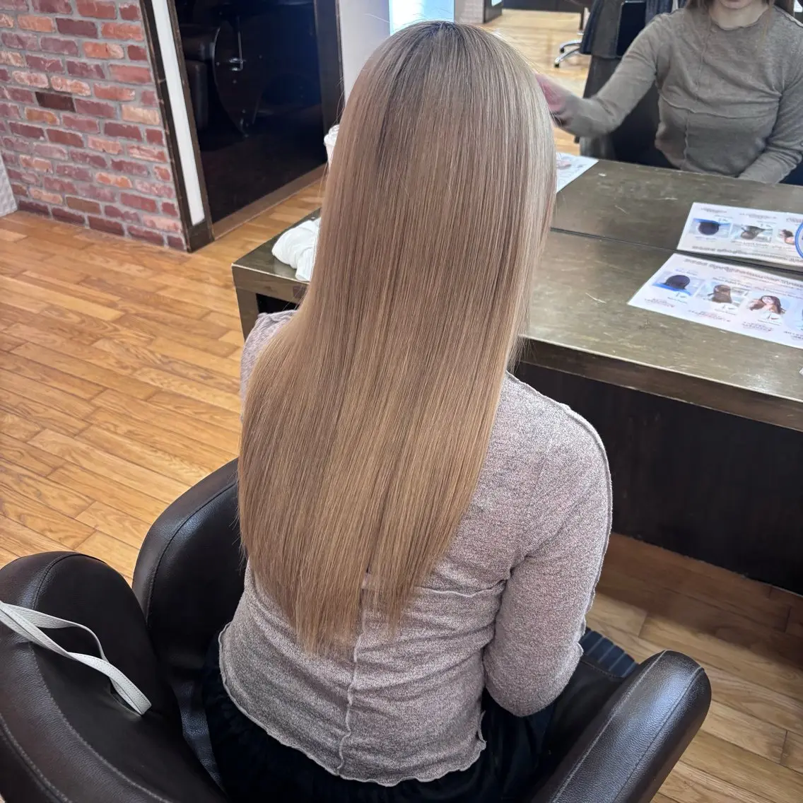 ロング カラー ベージュカラー ヘアカラー VAN COUNCIL清須店のヘアスタイル