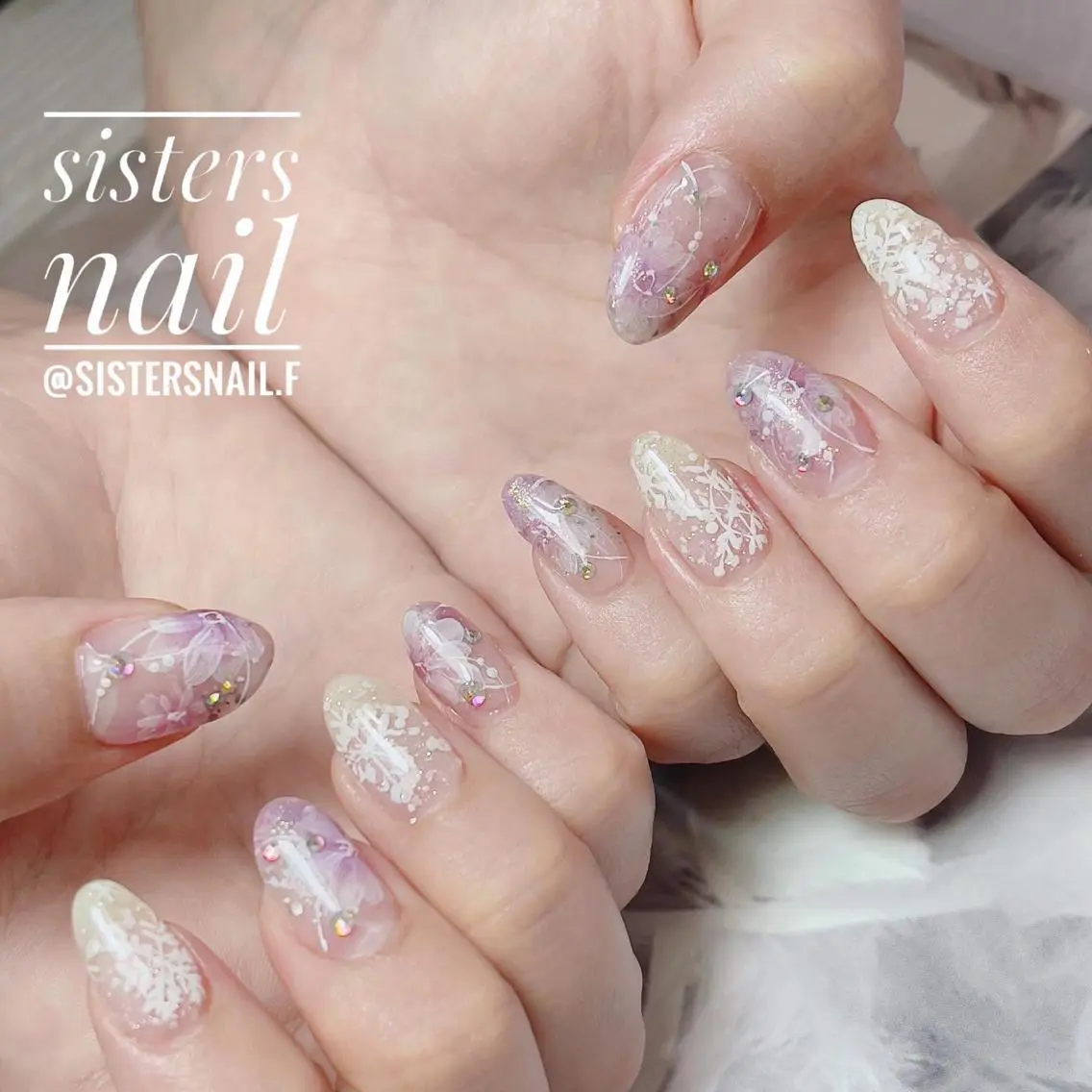 ネイル アートネイル フラワーネイル ジェルネイル ゴールド キラキラネイル sisters nail.fのネイルデザイン