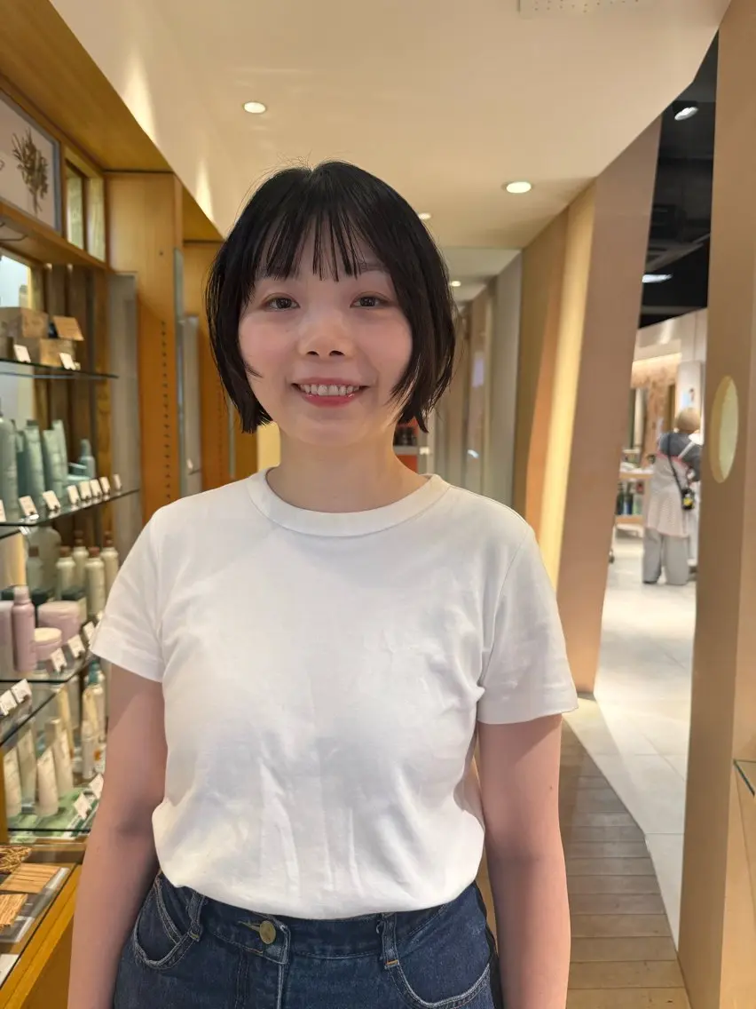 ミディアム ボブ 顔まわりレイヤー 顔周りカット レイヤーカット カット 林 季香のヘアスタイル