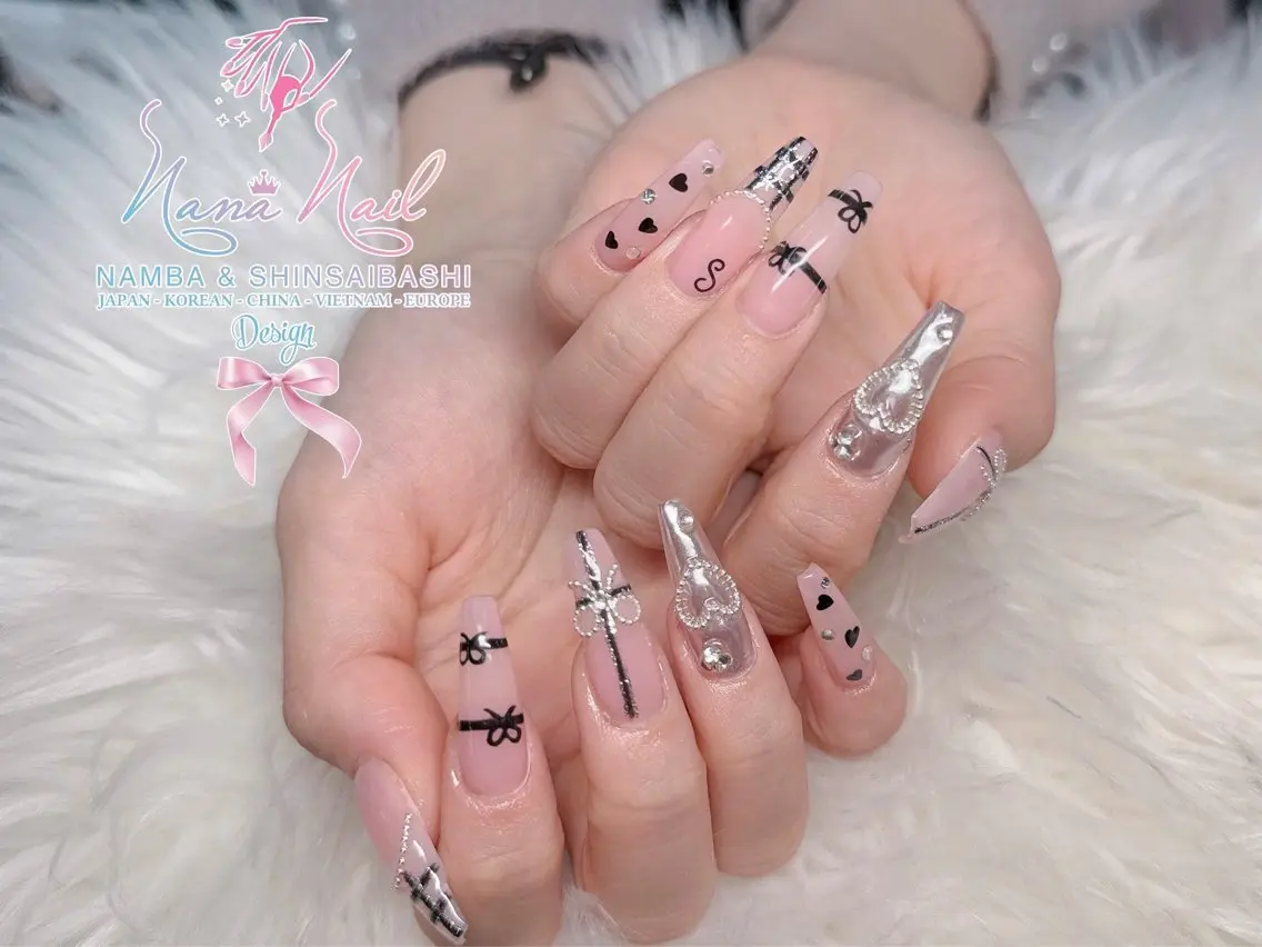 セミロング 韓国風ヘア クリスマス ハンドネイル Linanail Nambaのマツエク・マツパデザイン