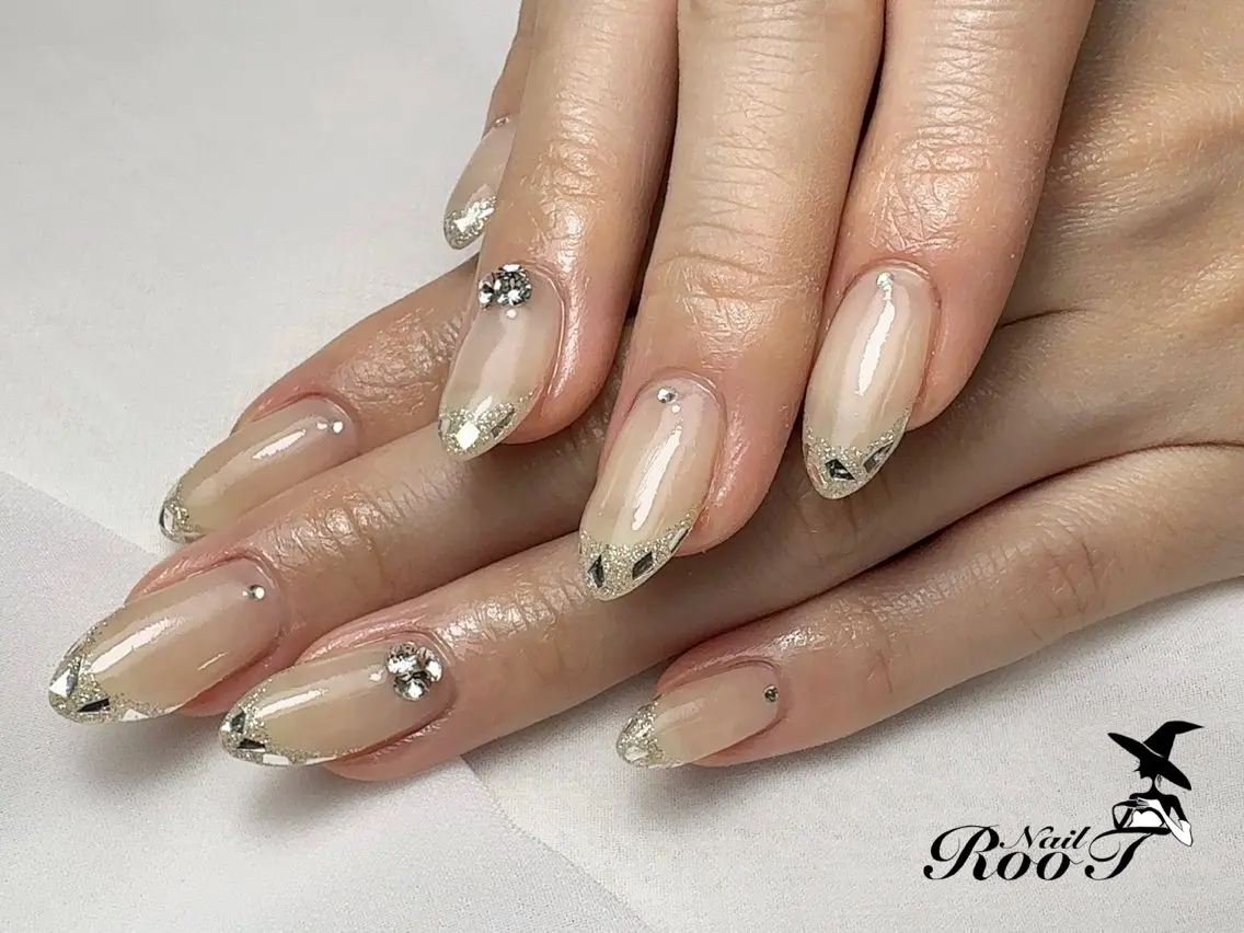 ネイル フレンチネイル ガラスフレンチ ハンドネイル RooT Nailのネイルデザイン
