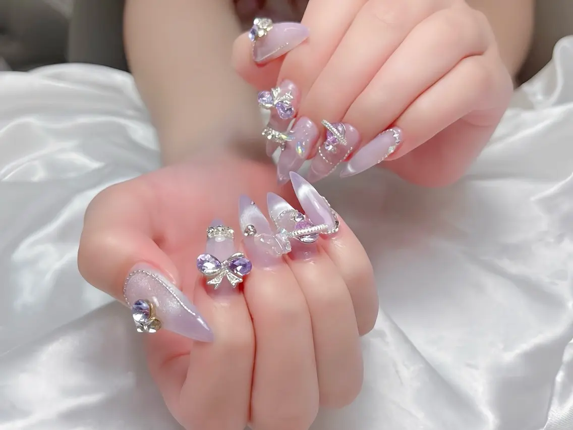 ネイル オーロラネイル チークネイル 桜ネイル クリアネイル ドット ハンドネイル Rin Nail 新大久保店のネイルデザイン