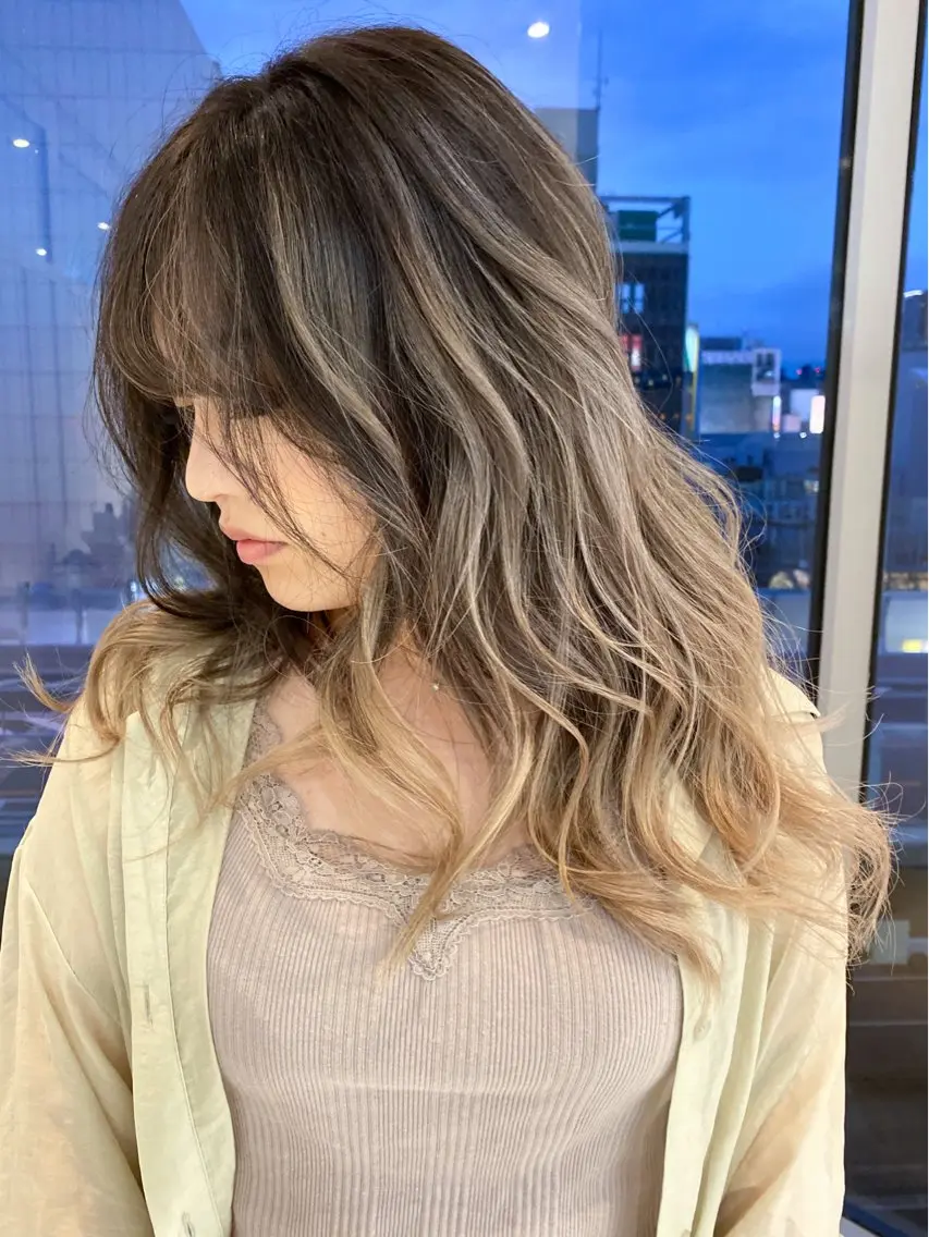 セミロング カラー バレイヤージュ レイヤーカット ヘアカラー トリートメント welring hair salonのヘアスタイル