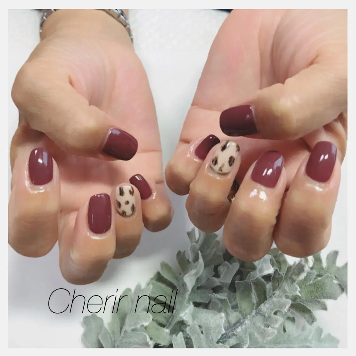 ネイル アニマル柄 ブラウン カジュアル ワンカラーネイル 赤色 Cherirnail kaoriのネイルデザイン