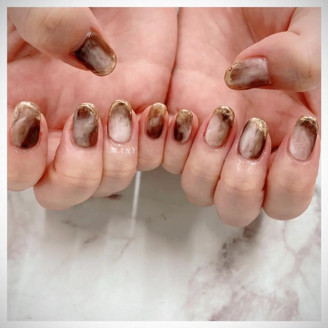 ネイル ブラウン ミラーネイル ニュアンスネイル ハンドネイル Mary nail .narumiのネイルデザイン