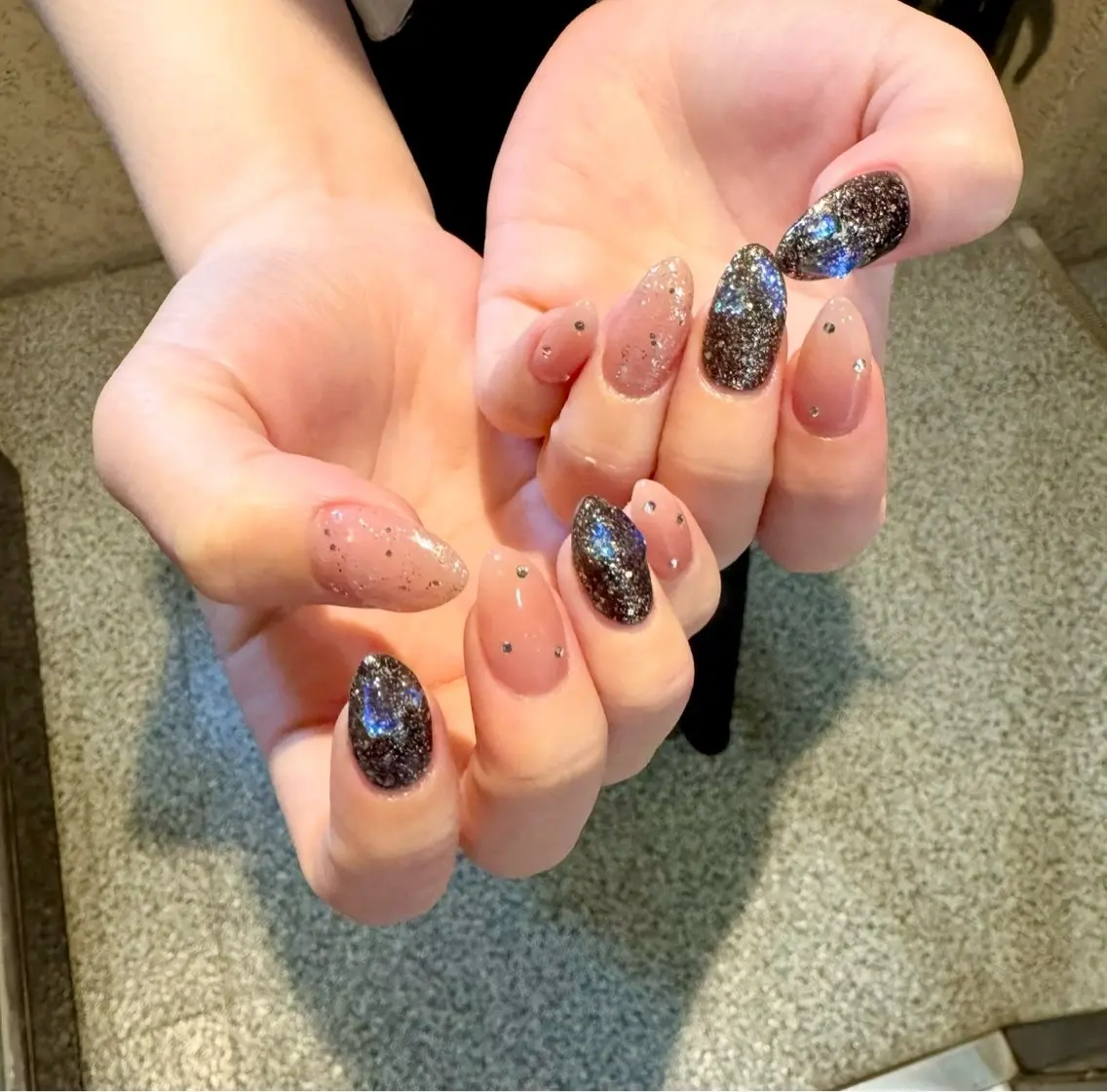 ミディアム 藤井 芽依のネイルデザイン