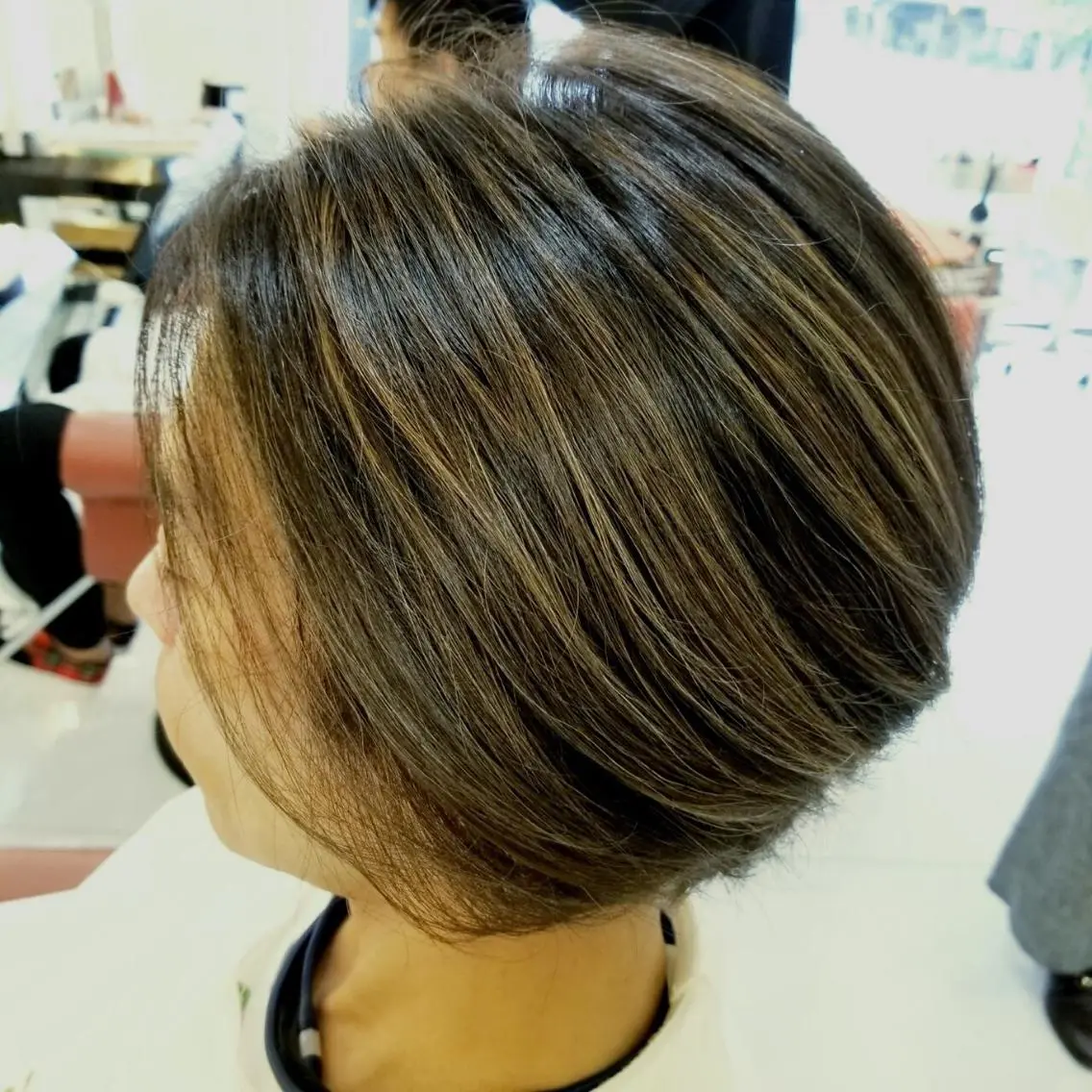 ショート カラー ⭐️レイヤーカット 大人気　三澤康司⭐️のヘアスタイル