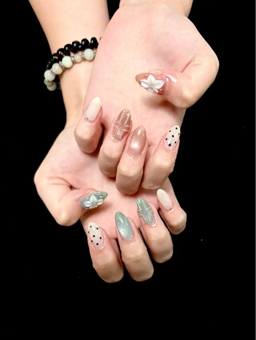ネイル ハンドネイル ongles chicのネイルデザイン