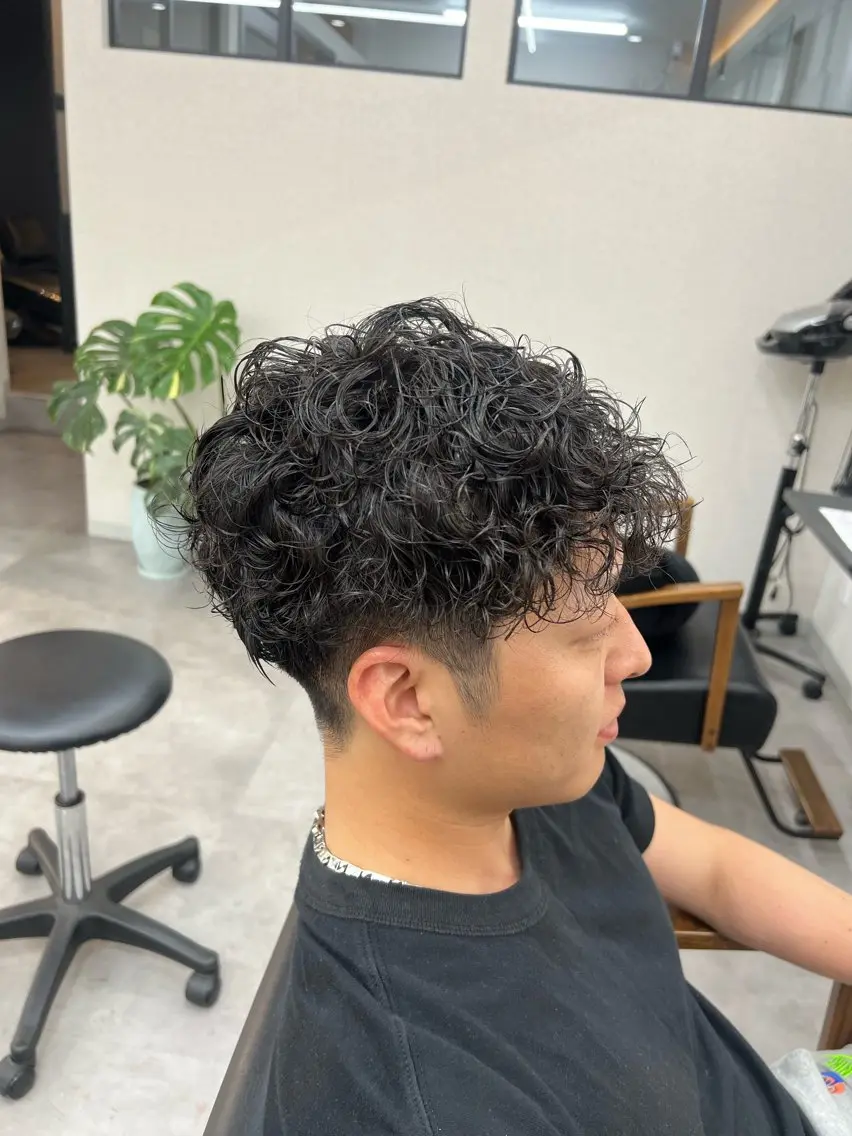 パーマ RIENS 高森俊輔のヘアスタイル