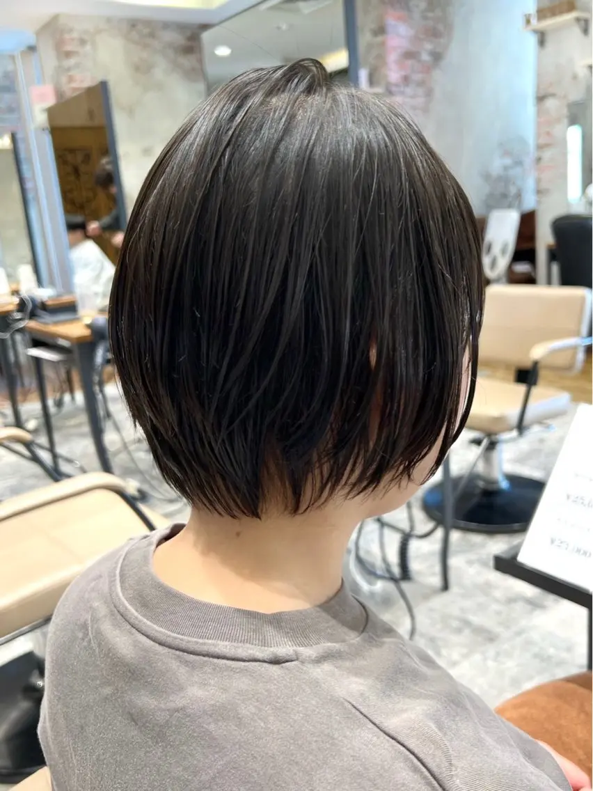 ショート カラー カット ヘアカラー トリートメント 💍新宿ショート 💍岩田莉奈のヘアスタイル