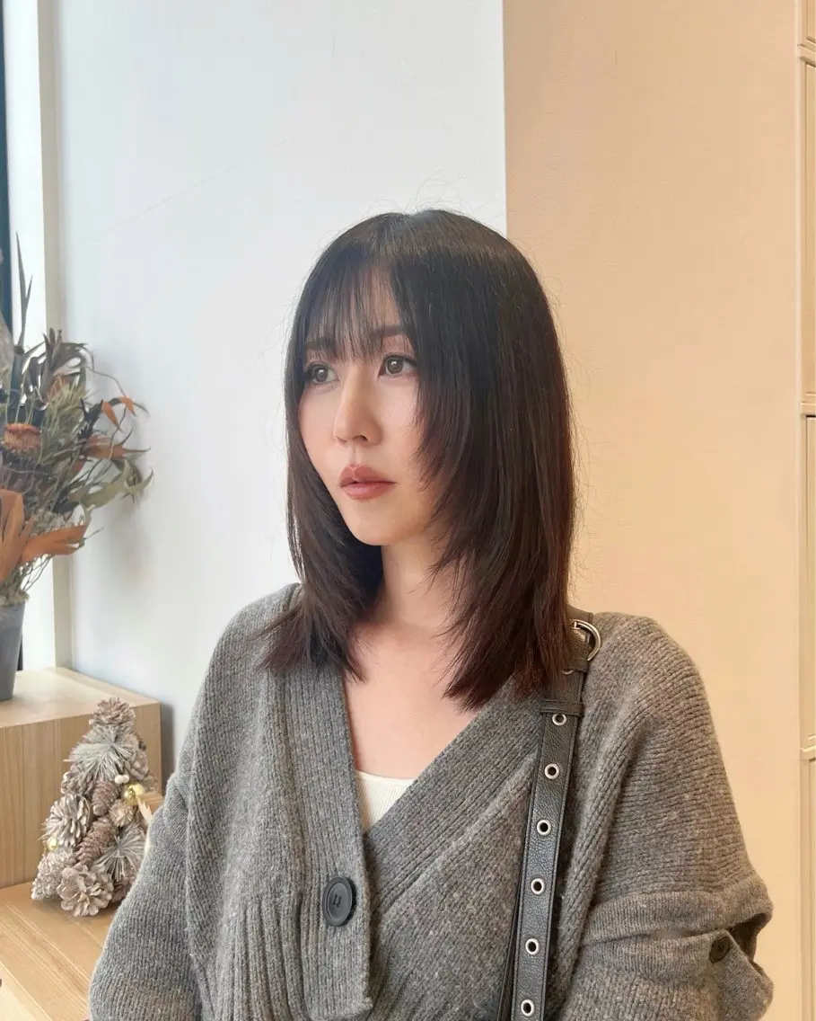 ミディアム 顔周りカット レイヤーカット 前田 流星のヘアスタイル