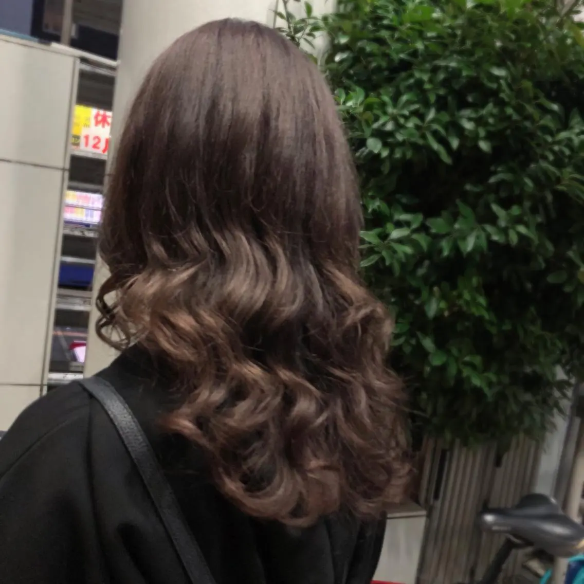 ミディアム カラー ヘアカラー トリートメント 山崎 絵莉香のヘアスタイル