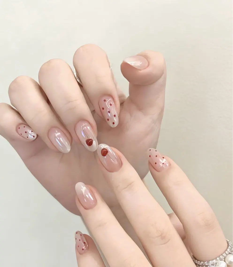 ネイル 持ち込み RUBYネイルサロン 9Caratsのネイルデザイン