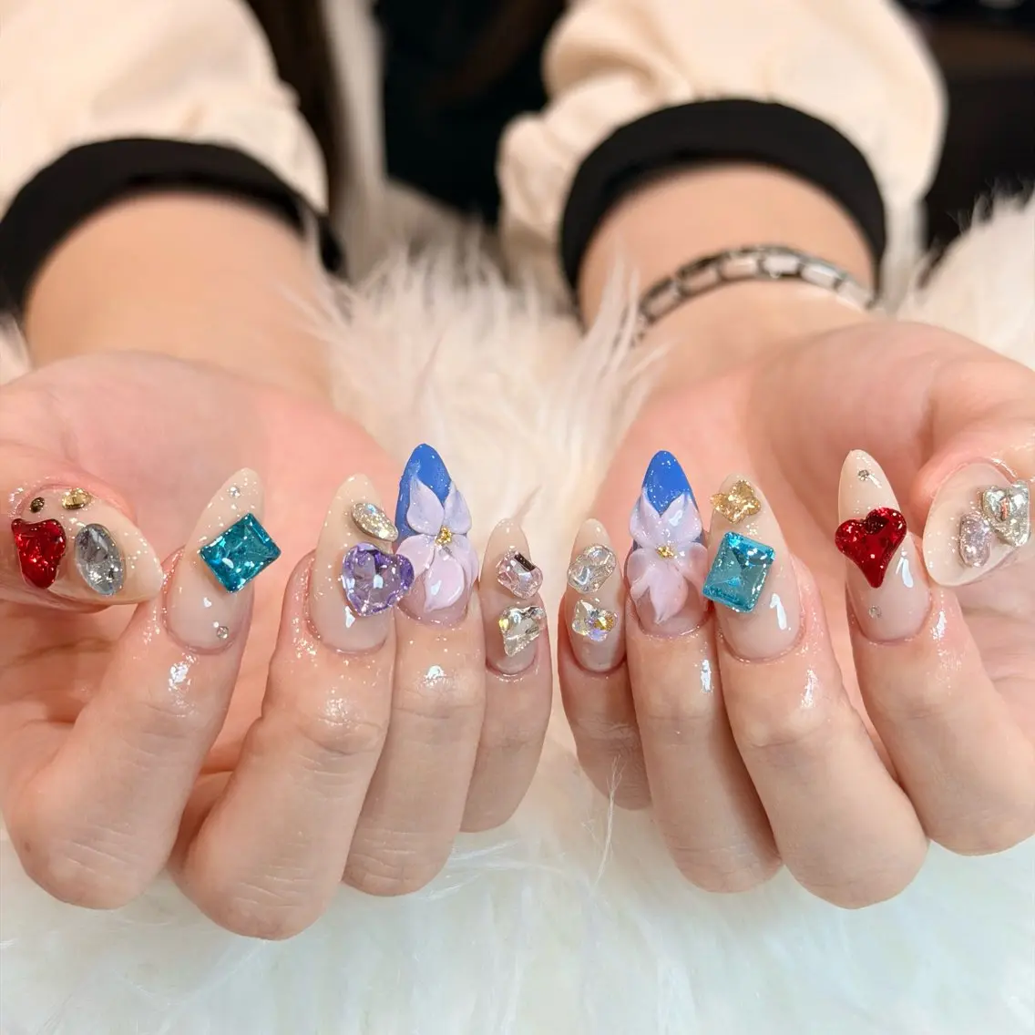 ネイル フレンチネイル ジェルネイル グラデーション 韓国ネイル ロングネイル ハンドネイル Luci Nailのネイルデザイン