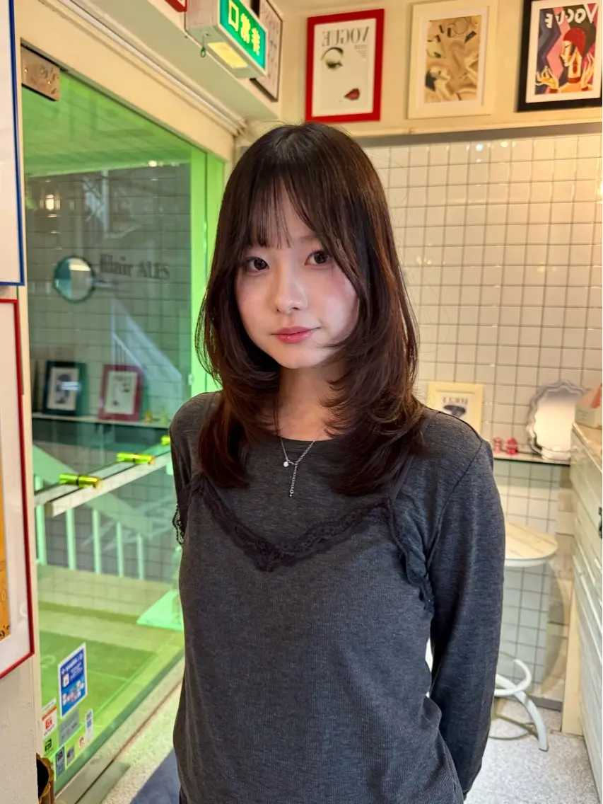 セミロング カラー レイヤーカット カット ヘアカラー トリートメント レイヤーウルフ エクステ磯部のヘアスタイル