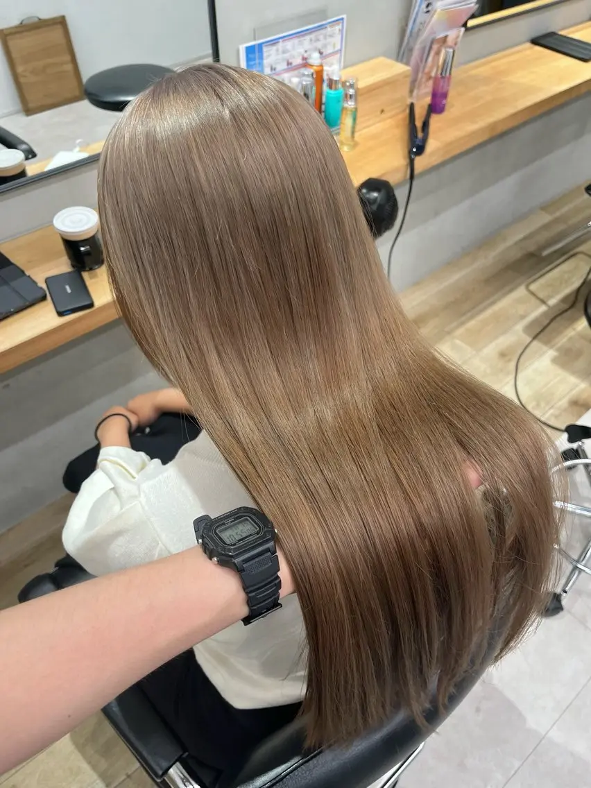 ロング カラー ベージュカラー ブリーチ ダブルカラー ハイトーンカラー 赤み消しカラー/ ナチュラル/トモキのヘアスタイル