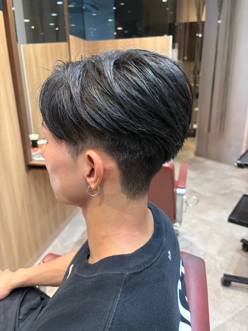 ショート メンズ センターパート 刈り上げ カット 木村 柊斗のヘアスタイル