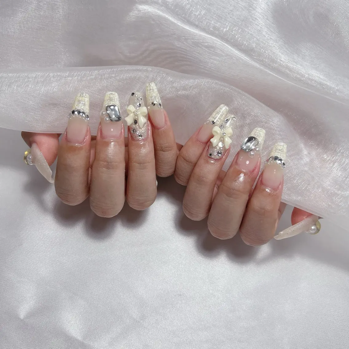 ネイル ジェルネイル 韓国ネイル ラメ(グリッター) マグネットネイル ミラーネイル ハンドネイル nail salon Rewardのネイルデザイン