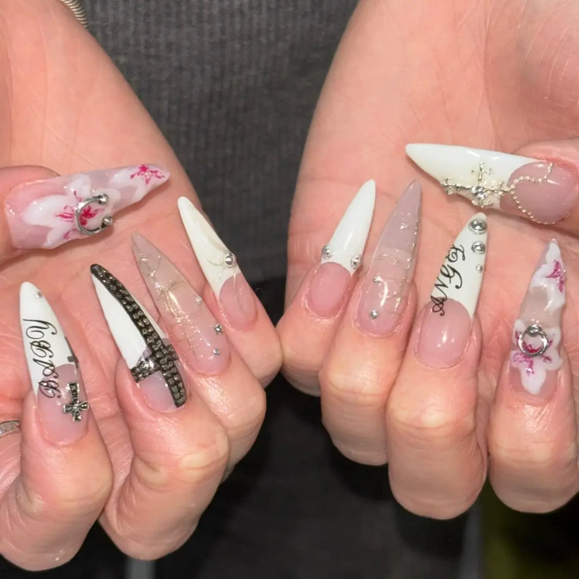 ネイル ハンドネイル 🪐富島彩夏 /海外nail🪐のネイルデザイン
