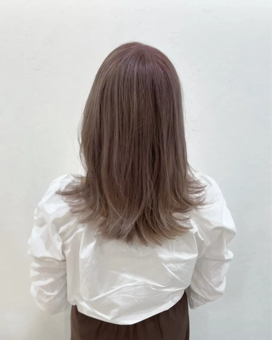 ミディアム カラー ベージュカラー ダブルカラー グレージュ ニュアンスカラー🫧 加納のヘアスタイル