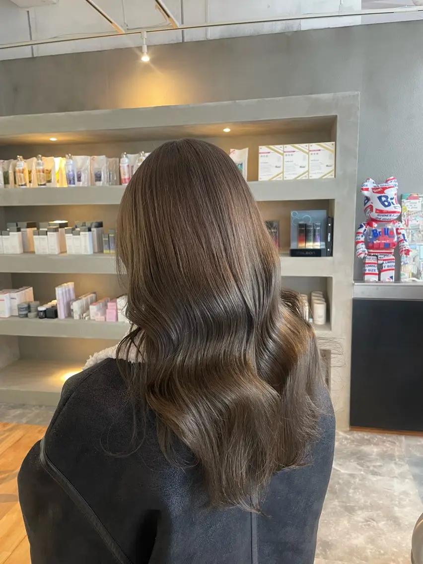 カラー ベージュカラー オリーブベージュ カット ヘアカラー ハイトーンカラー🩵 指名多数💗横山聖奈のヘアスタイル