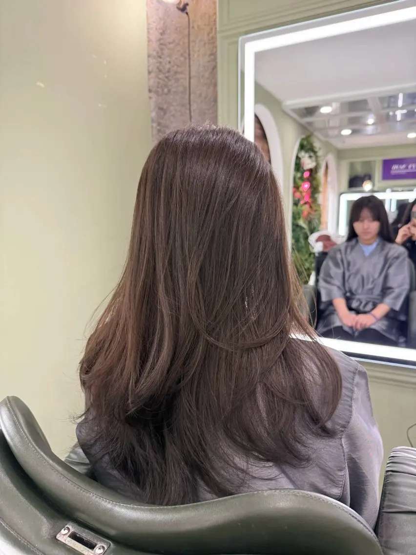 ロング カラー カット 本場韓国ヘア🪽 Yenaイェナのヘアスタイル
