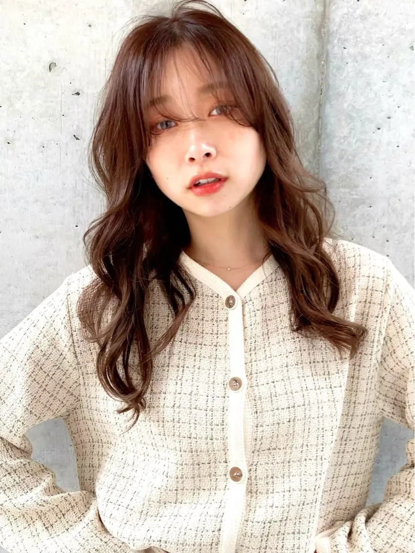 セミロング カラー セミロングパーマ ブリーチ 透明感カラー ダブルカラー イヤリングカラー ヤマグチ リョウのヘアスタイル