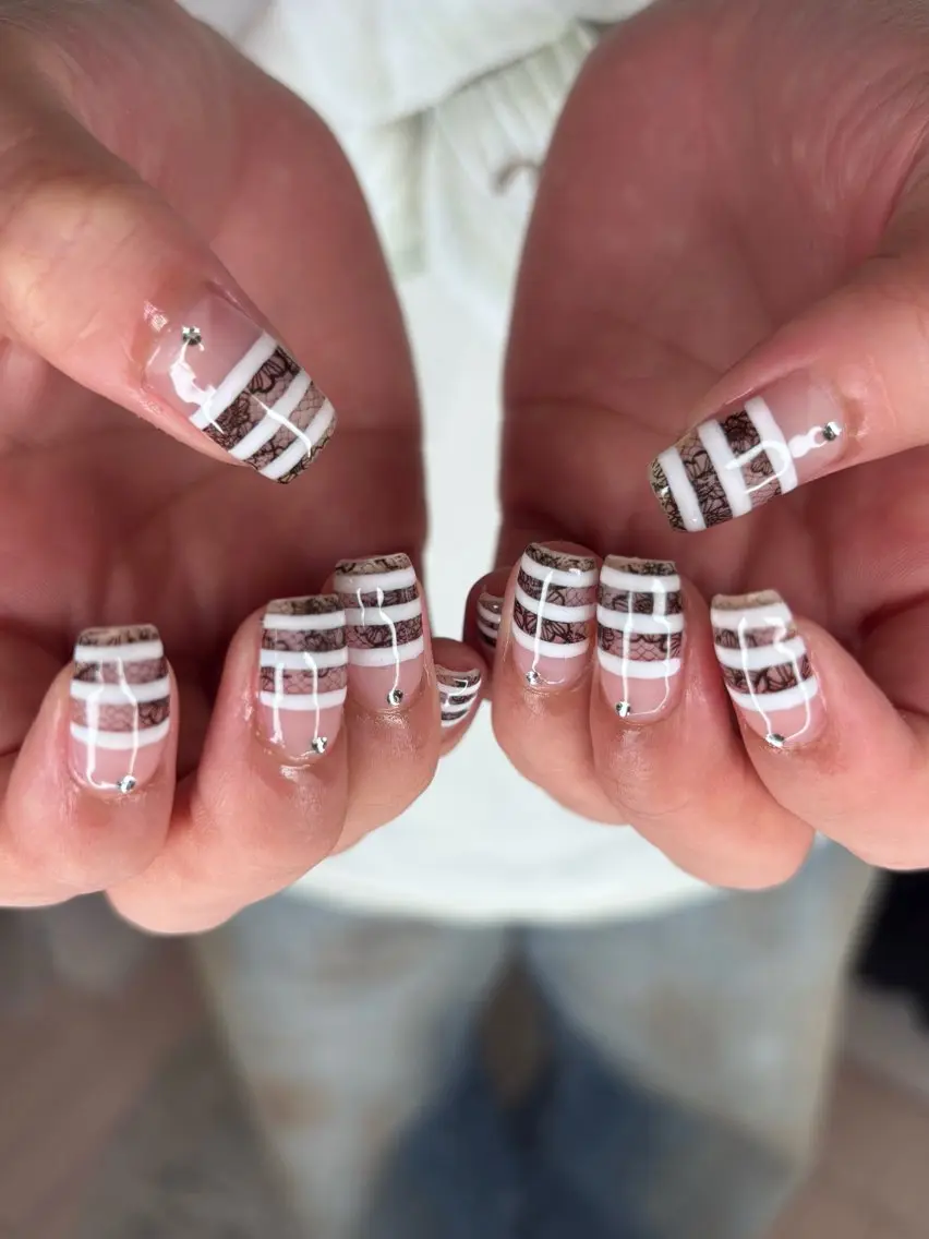 ネイル moi nail ˙⋆.˚のネイルデザイン