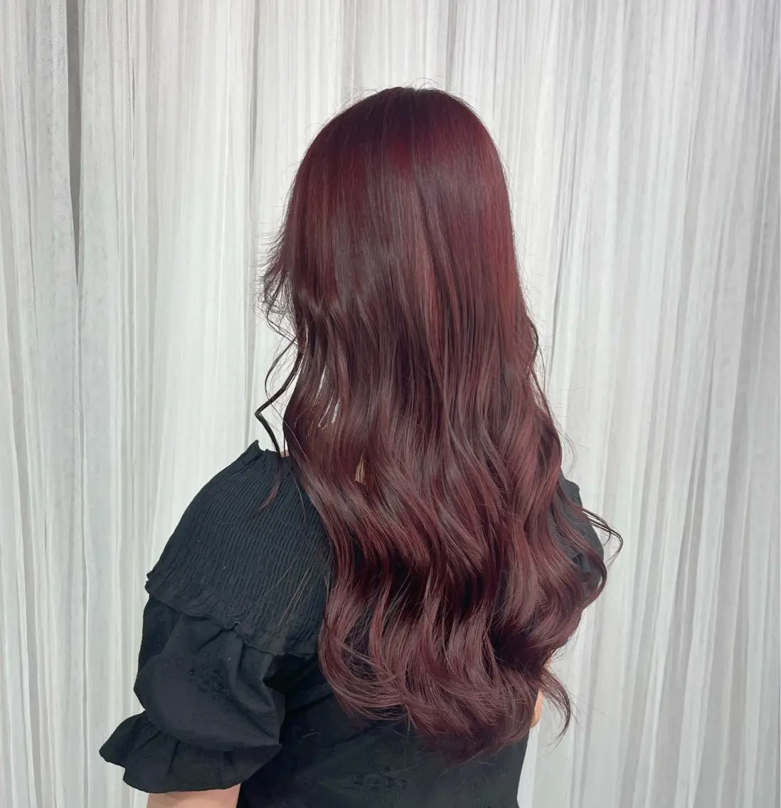 ロング ヘアカラー 伊藤 由妃乃のヘアスタイル