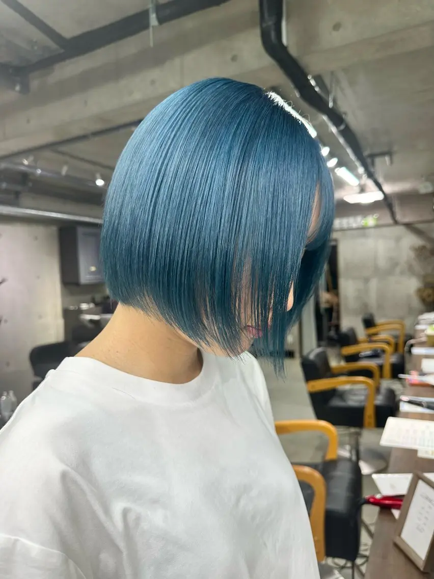 ショート カラー ブルーカラー ブルーグレー ボブ 髪質改善 トリートメント ヘアカラー トリートメント Kazu 🌠名古屋 ハイトーン/レイヤーのヘアスタイル