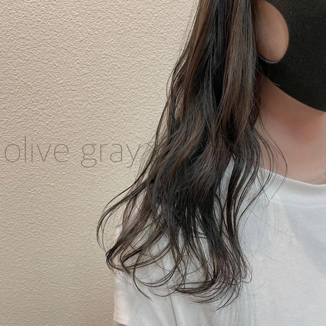セミロング カラー 透明感カラー ハイライトカラー オリーブグレー ハイライト 𓂃megu‪𓂃 森野めぐみのヘアスタイル