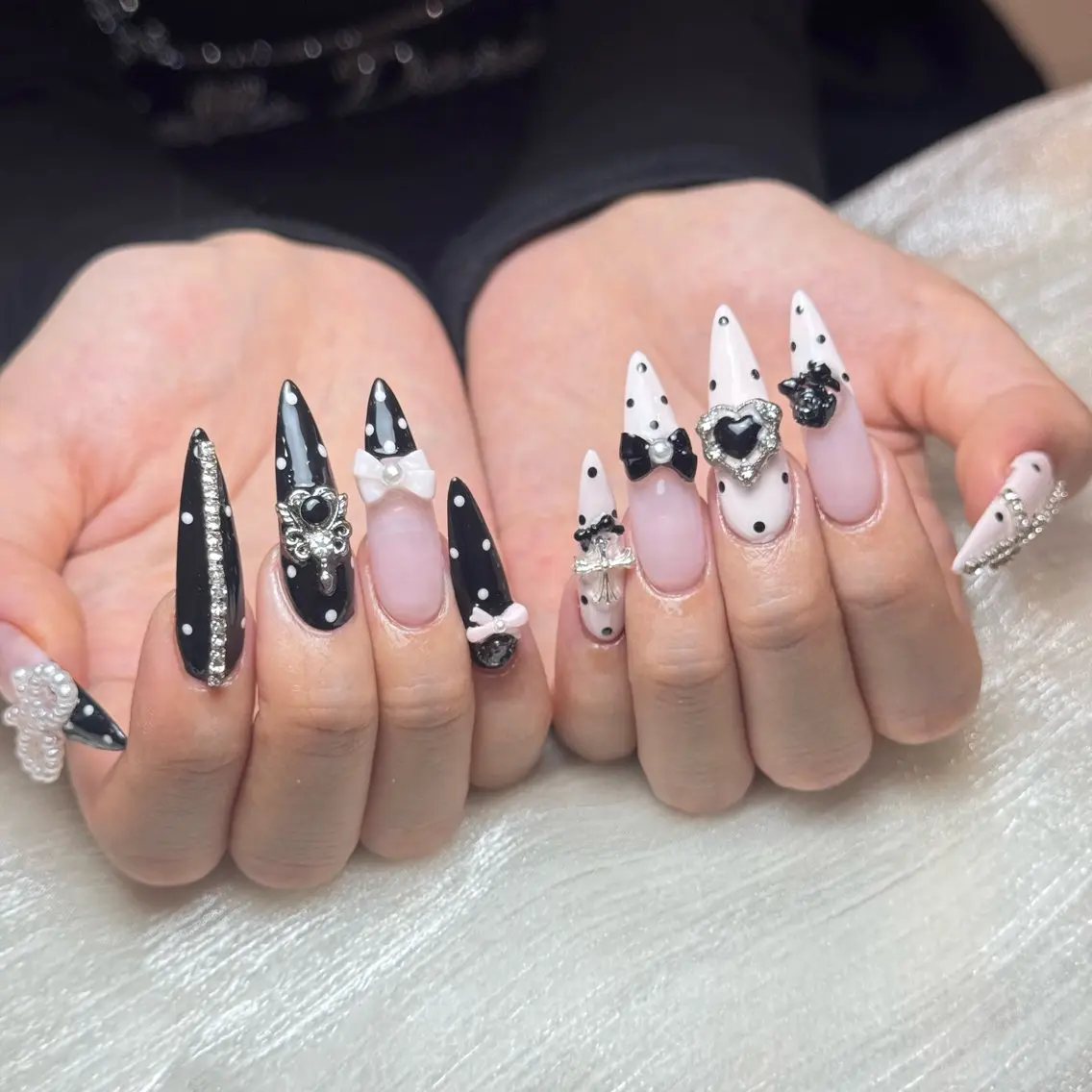 ネイル アートネイル オーロラネイル フラッシュネイル フレンチネイル ジェルネイル ハンドネイル Luci Nail Shinokuboのネイルデザイン