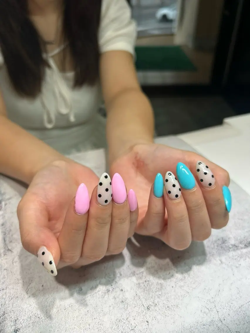 ネイル ドット ジェルネイル Jr.ネイリスト 𝐢𝐫𝐨𝐡𝐚のネイルデザイン