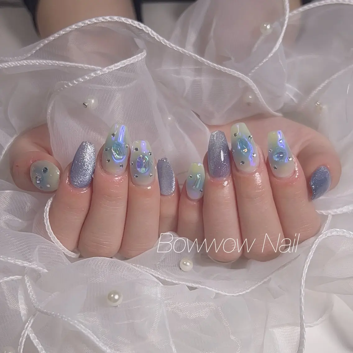 ネイル オーロラネイル チークネイル マグネットネイル Bow wow Nail さや🧸のネイルデザイン