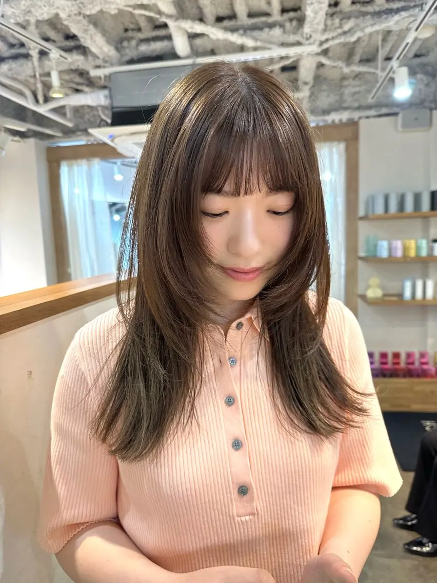 セミロング カラー カット ヘアカラー トリートメント TRENCH 相澤 果歩のヘアスタイル