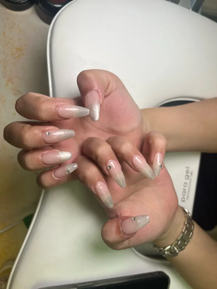 ネイル 渋谷T&B もも ロング無制限中⭐️のネイルデザイン