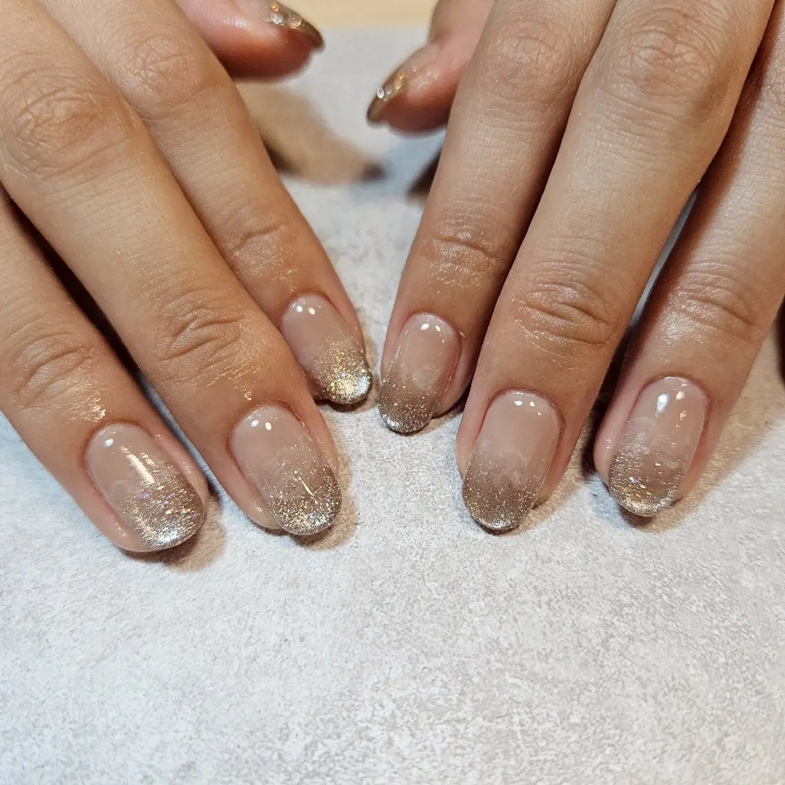 ネイル グラデーション キラキラネイル マグネットネイル ハンドネイル Nailsalon manoのネイルデザイン