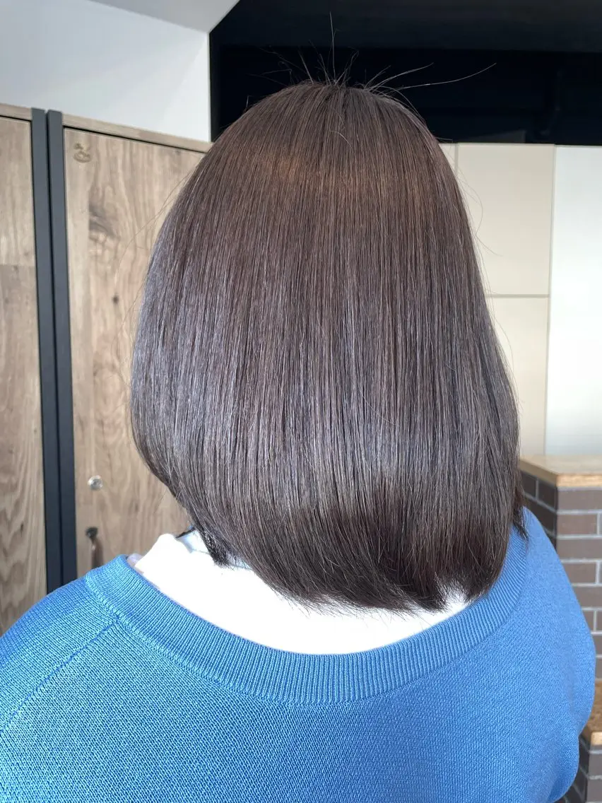 ミディアム カラー 新岡 萌乃のヘアスタイル